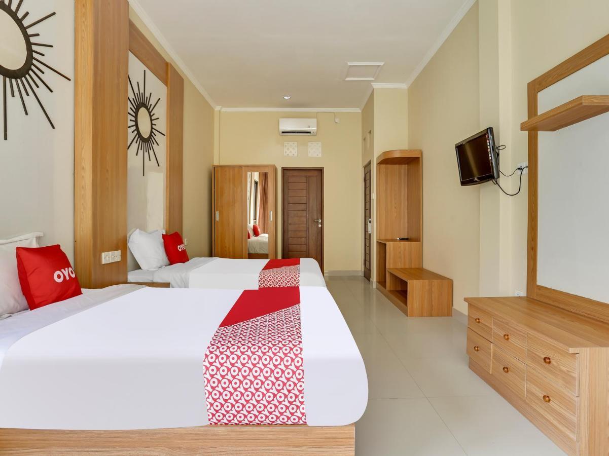 Oyo Flagship 90966 Moreno Homestay Legian Exteriör bild