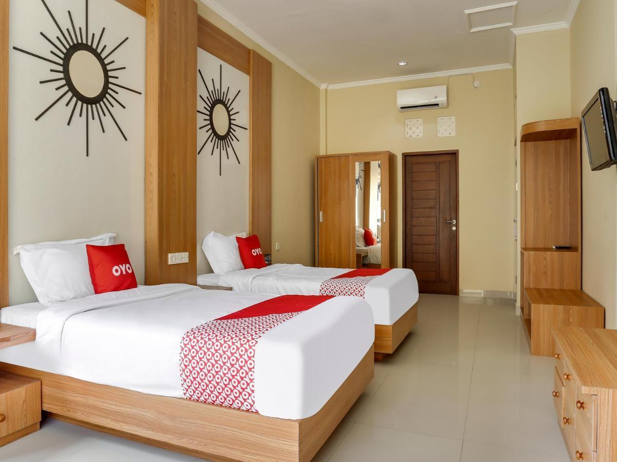Oyo Flagship 90966 Moreno Homestay Legian Exteriör bild