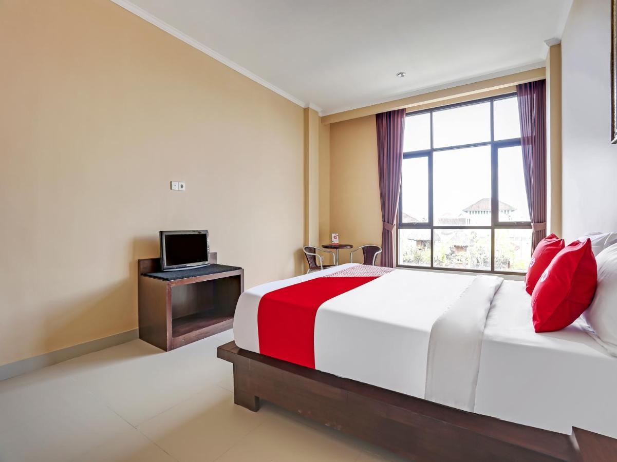 Oyo Flagship 90966 Moreno Homestay Legian Exteriör bild