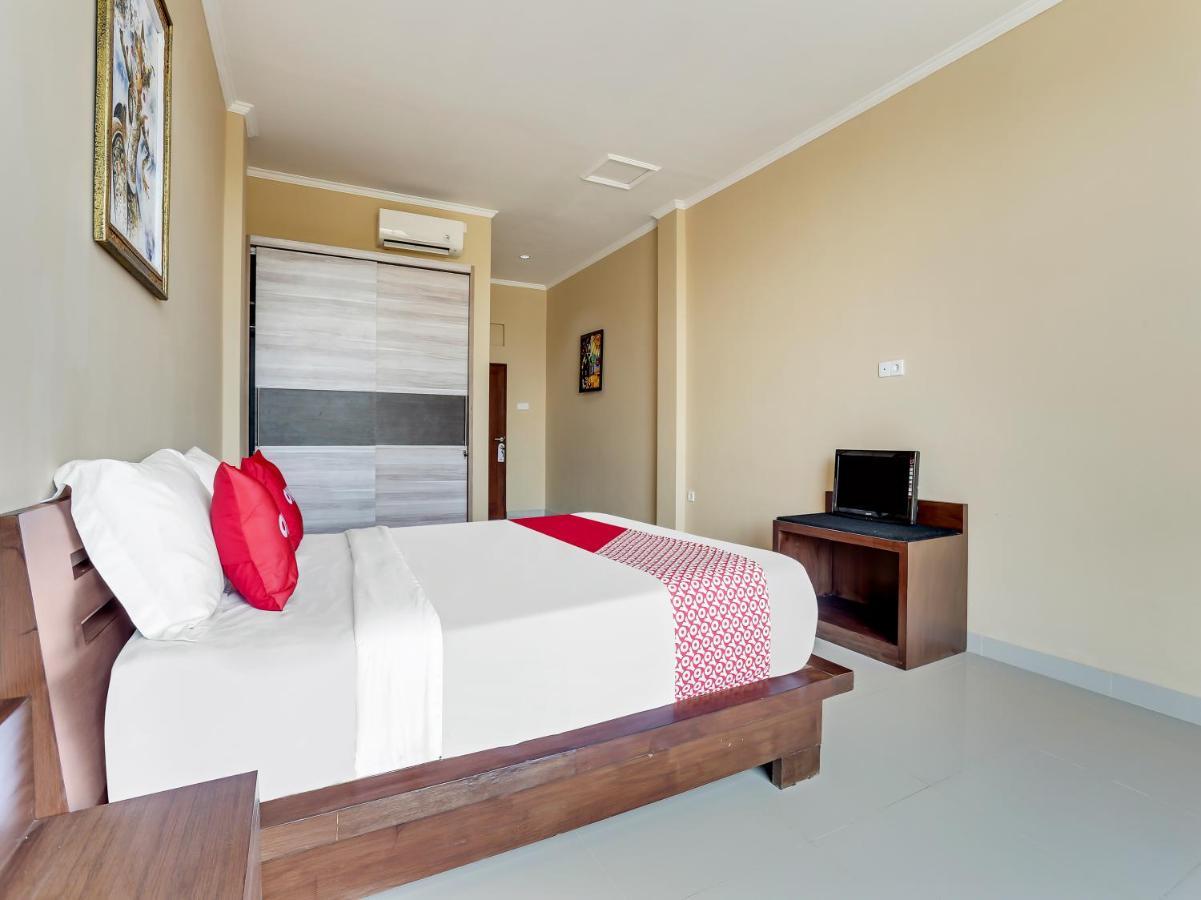Oyo Flagship 90966 Moreno Homestay Legian Exteriör bild